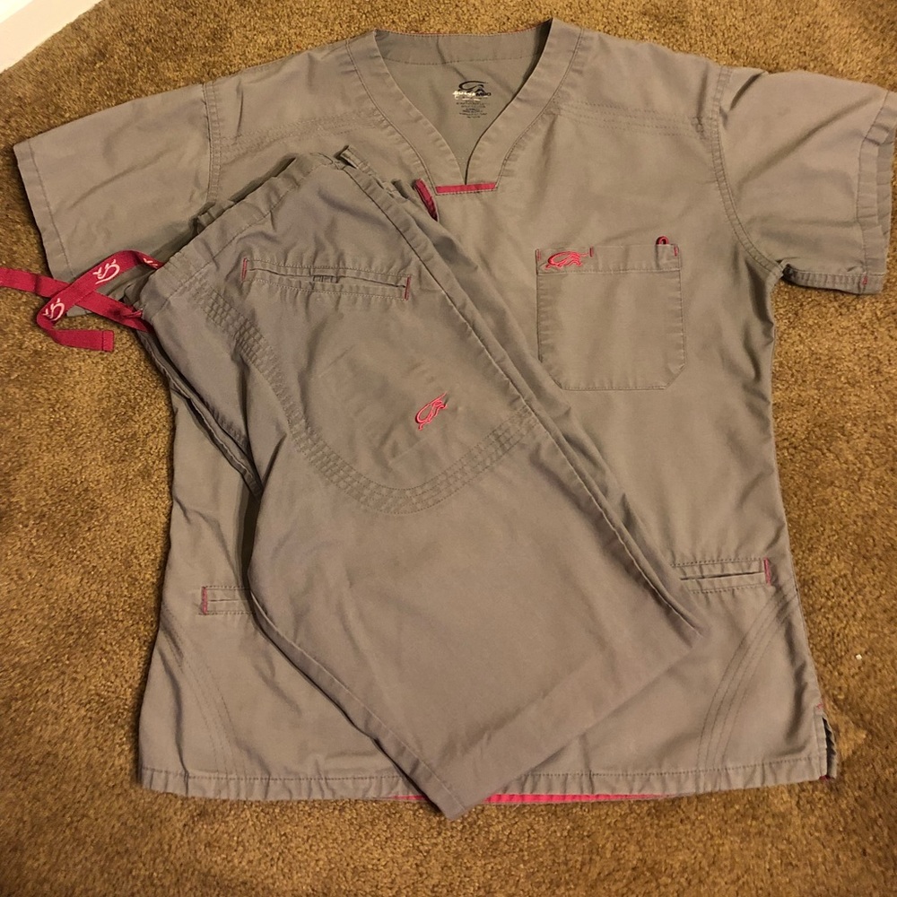 Scrub set